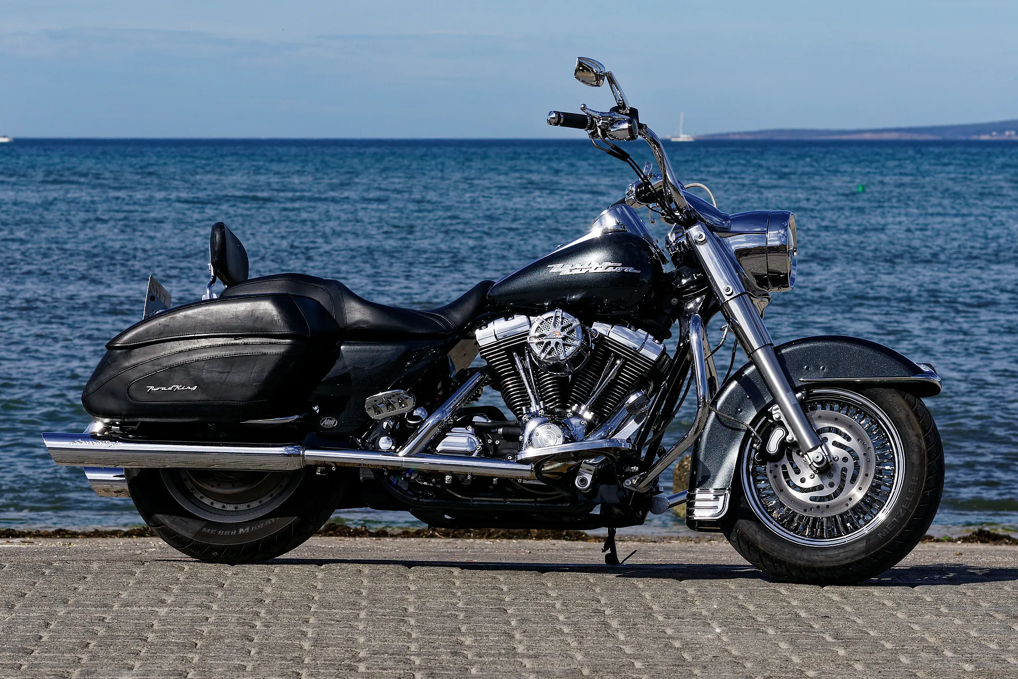 road-king-custom_rent-1