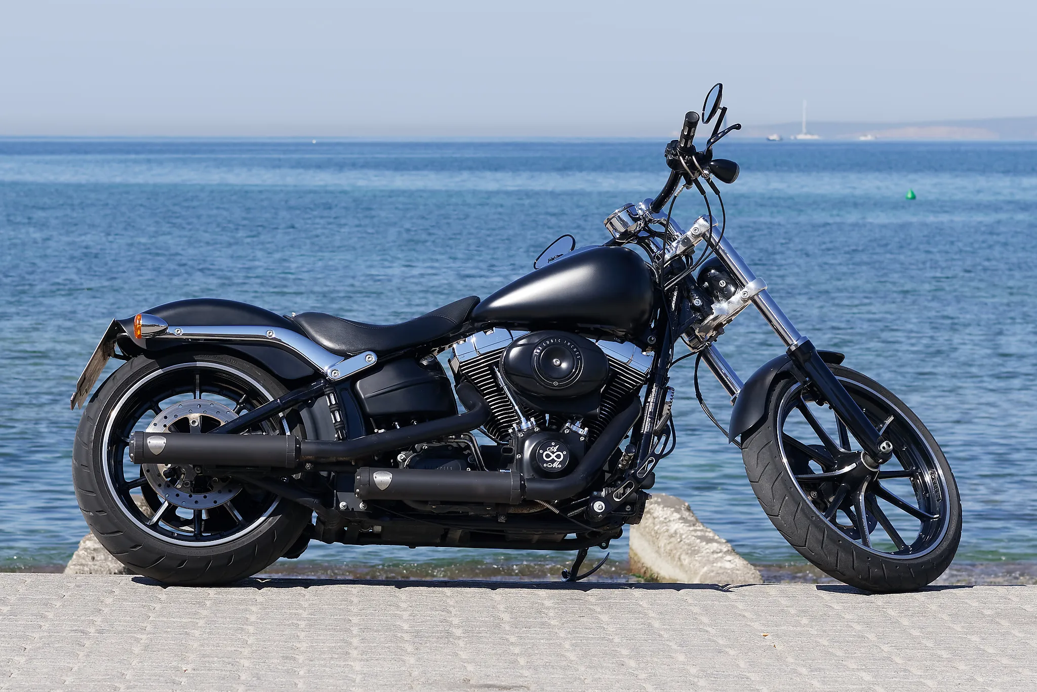 hell-island-motorcyles_breakout